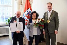 Verdienstplakette der Landeshauptstadt Düsseldorf für die Eheleute Rubinstein