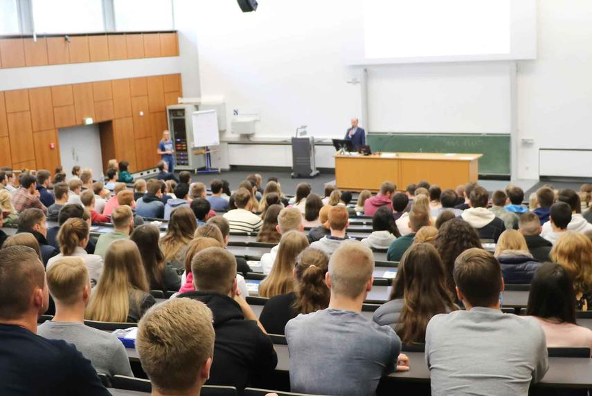 Hochschule Niederrhein startet mit 2930 Studienanfängern ins neue Semester